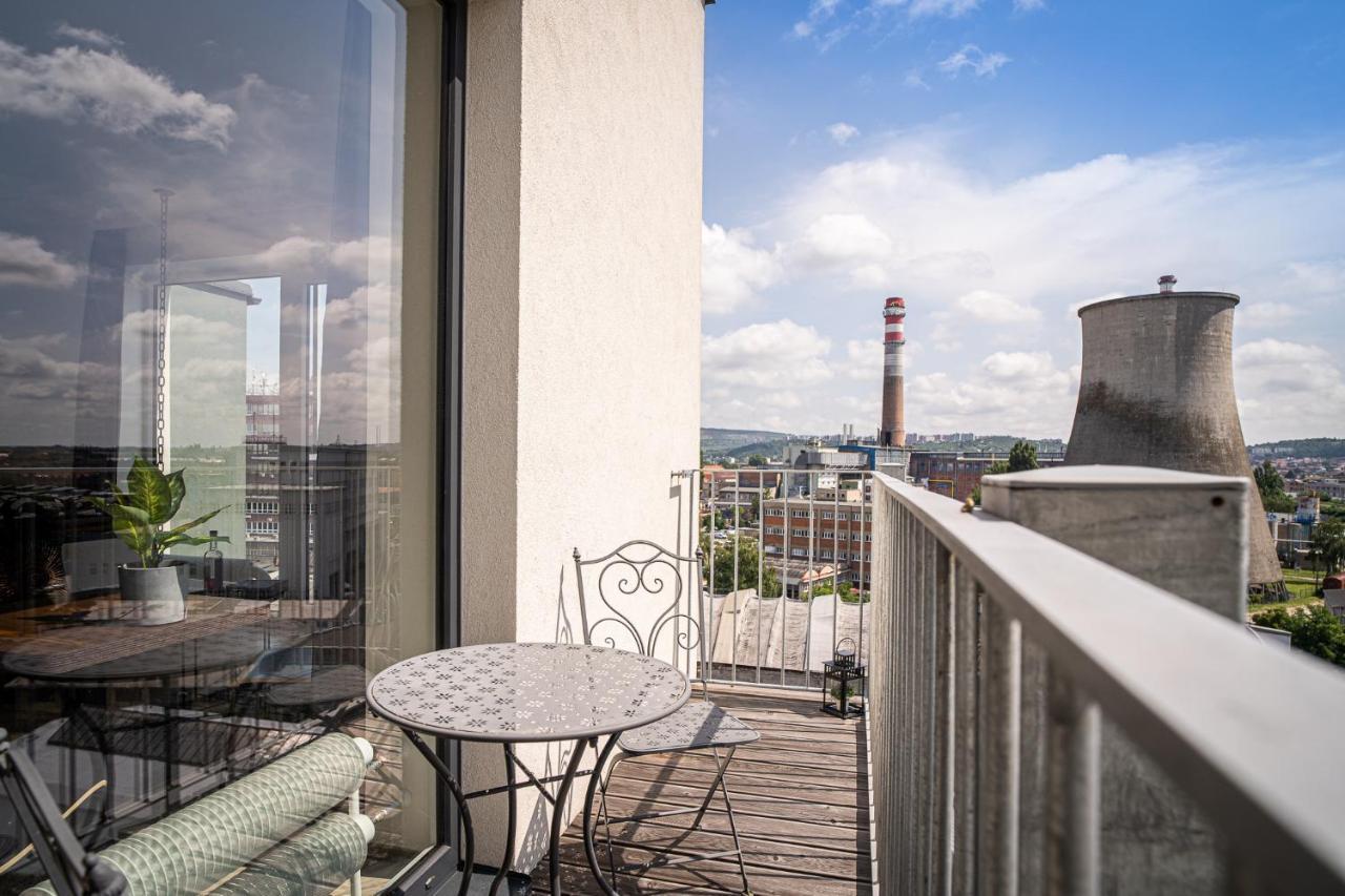 Zeppelin Studio With An Industrial View - Brno Apartamento Exterior foto